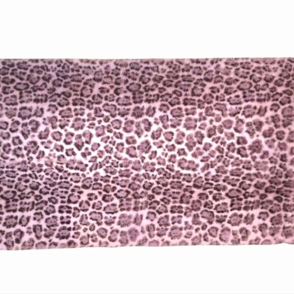 Catalina Home Collection Pink Leopard Print Faux Rabbit Accent Rug - Picture 1 of 5